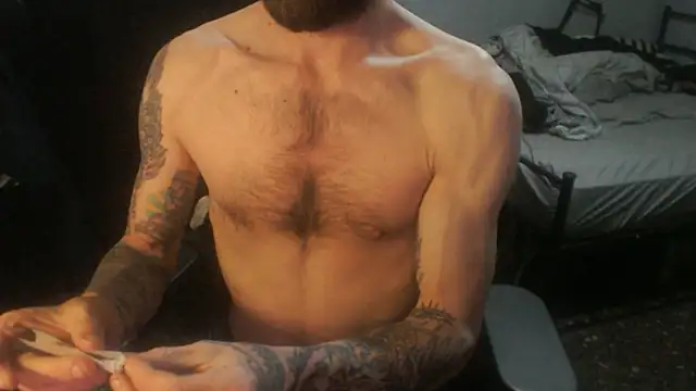 Snapshot of SexxxyLouis chatting on 16, 3, 2026 SexxxyLouis online show from 16, 3, 2026