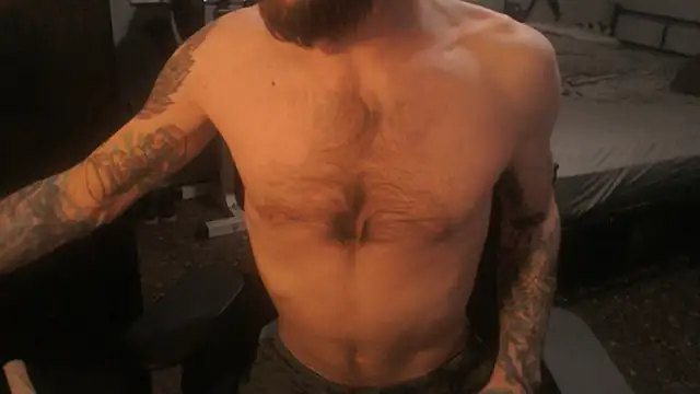 Snapshot of SexxxyLouis chatting on 31, 3, 2026 SexxxyLouis online show from 31, 3, 2026