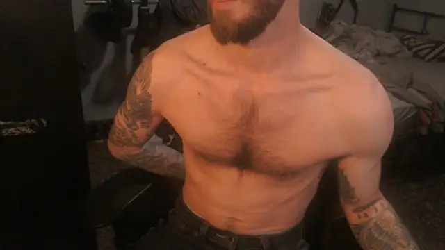 Snapshot of SexxxyLouis chatting on 3, 4, 2026 SexxxyLouis online show from 3, 4, 2026