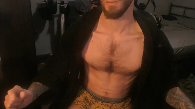 Snapshot of SexxxyLouis chatting on 6, 4, 2026 SexxxyLouis online show from 6, 4, 2026