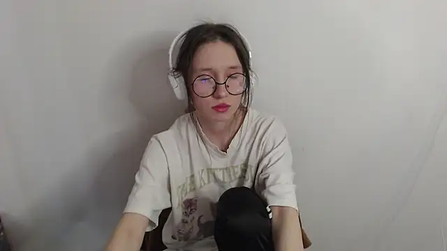 Snapshot of _Hanna_Moon_ chatting on 10, 4, 2026 Hanna Moon online show from 10, 4, 2026