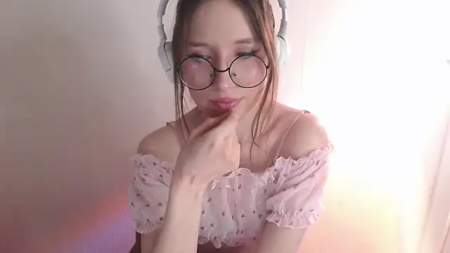  Hanna Moon  online show from 6, 5, 2026