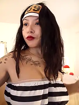 Snapshot of little_susie chatting on 30, 10, 2025 little susie online show from 30, 10, 2025