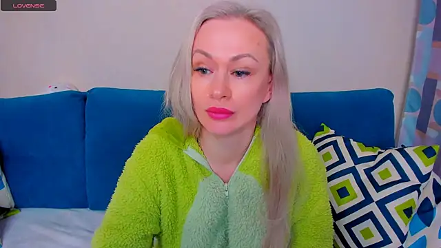 EllenMoore online show from 28, 9, 2025