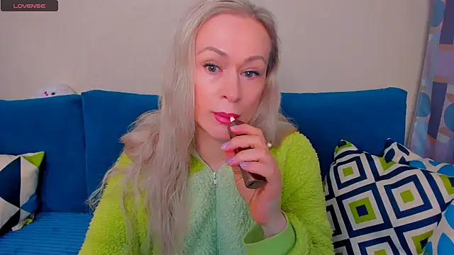 EllenMoore online show from 9, 10, 2025