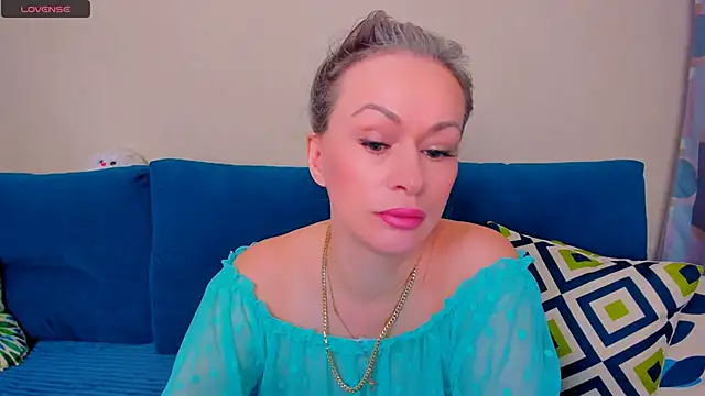 EllenMoore online show from 23, 10, 2025