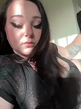 Snapshot of Kira_tattoo chatting on 10, 5, 2026 Kira tattoo online show from 10, 5, 2026