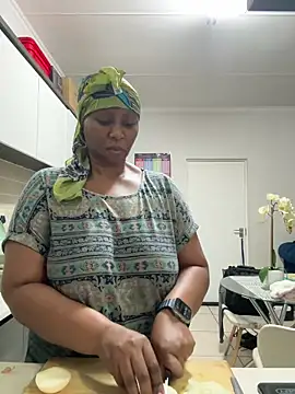 Bootyliciouse21X online show from 3, 2, 2026