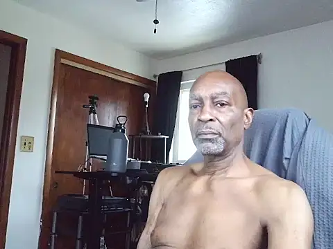 Snapshot of longdick4you8686 chatting on 13, 4, 2026 longdick4you8686 online show from 13, 4, 2026