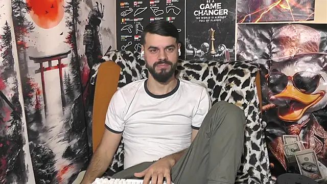 Snapshot of 00george chatting on 17, 12, 2025 00george online show from 17, 12, 2025