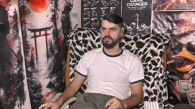 Snapshot of 00george chatting on 18, 12, 2025 00george online show from 18, 12, 2025