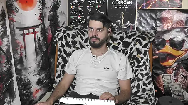 Snapshot of 00george chatting on 19, 12, 2025 00george online show from 19, 12, 2025