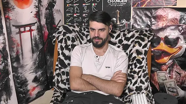 Snapshot of 00george chatting on 22, 12, 2025 00george online show from 22, 12, 2025