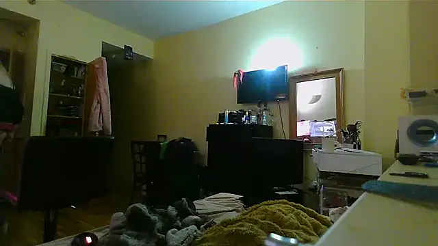 Snapshot of Mikela_Alexa chatting on 4, 1, 2025 Mikela Alexa online show from 4, 1, 2025