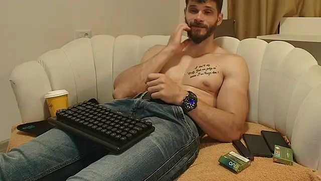 Snapshot of MauroTwin chatting on 6, 5, 2026 MauroTwin online show from 6, 5, 2026