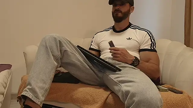 Snapshot of MauroTwin chatting on 15, 5, 2026 MauroTwin online show from 15, 5, 2026