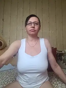 Snapshot of Amberhotqueen chatting on 11, 3, 2025 Amberhotqueen online show from 11, 3, 2025