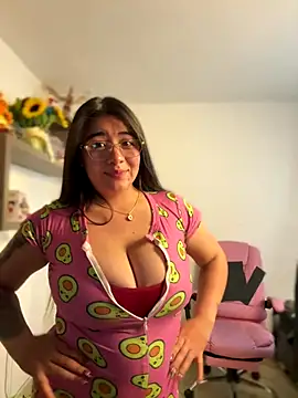 Snapshot of vaneelee chatting on 9, 10, 2025 vaneelee online show from 9, 10, 2025