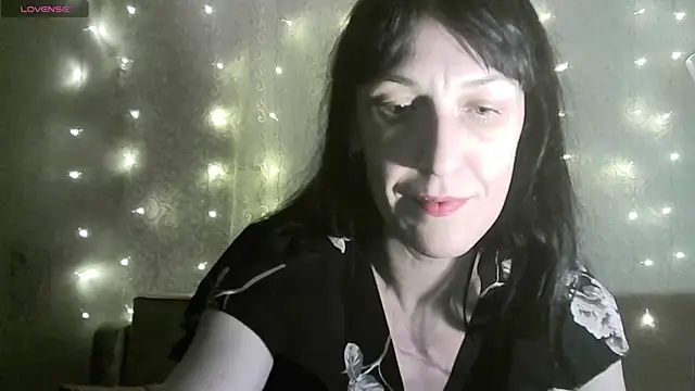 Snapshot of MarieODahliaS chatting on 18, 11, 2025 MarieODahliaS online show from 18, 11, 2025