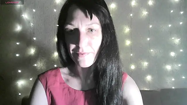 Snapshot of MarieODahliaS chatting on 3, 12, 2025 MarieODahliaS online show from 3, 12, 2025