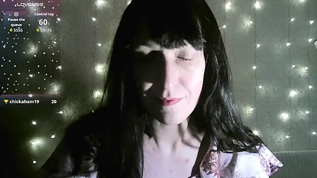 Snapshot of MarieODahliaS chatting on 18, 12, 2025 MarieODahliaS online show from 18, 12, 2025