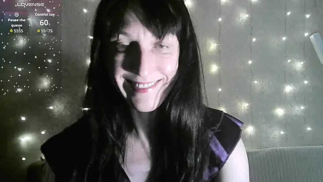 Snapshot of MarieODahliaS chatting on 19, 12, 2025 MarieODahliaS online show from 19, 12, 2025