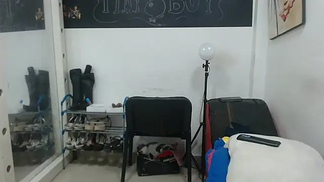 Snapshot of Meloncillo_And_BabyLiss chatting on 26, 1, 2025 Meloncillo And BabyLiss online show from 26, 1, 2025