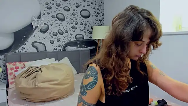 AlmaFancy online show from 19, 6, 2026