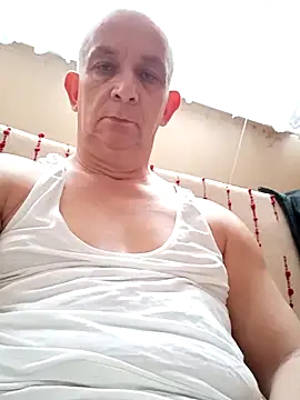 Snapshot of bigcock_marusz chatting on 26, 2, 2025 bigcock marusz online show from 26, 2, 2025