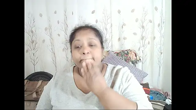 Snapshot of Indiantasha chatting on 1, 10, 2025 Indiantasha online show from 1, 10, 2025