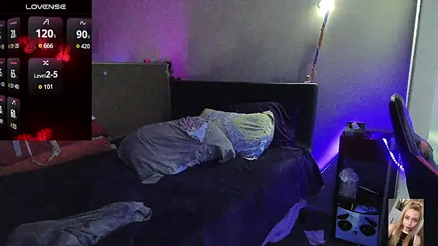 Blondiewithanass online show from 7, 6, 2026