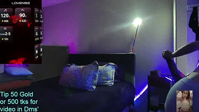 Blondiewithanass online show from 24, 6, 2026