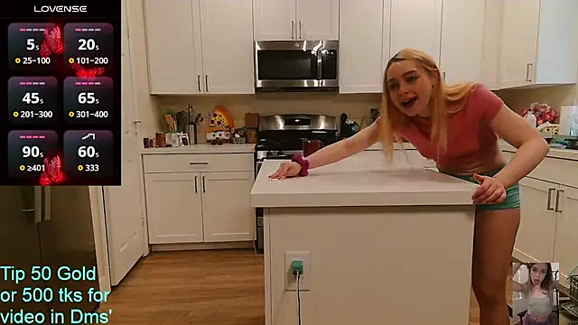 Blondiewithanass online show from 24, 6, 2026