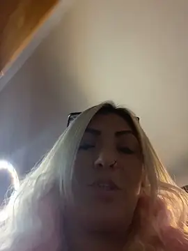 Snapshot of LittleMissEeve chatting on 15, 9, 2025 LittleMissEeve online show from 15, 9, 2025