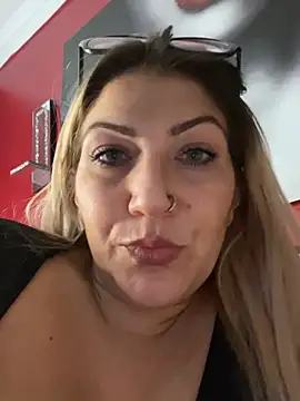 Snapshot of LittleMissEeve chatting on 15, 1, 2026 LittleMissEeve online show from 15, 1, 2026