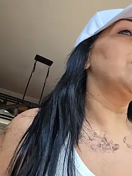 Snapshot of LittleMissEeve chatting on 7, 6, 2026 LittleMissEeve online show from 7, 6, 2026