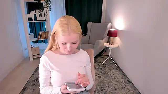 Snapshot of Laly_Peach chatting on 21, 6, 2026 Laly Peach online show from 21, 6, 2026