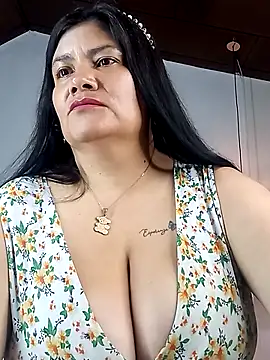 Snapshot of salomexlove_20 chatting on 30, 11, 2025 salomexlove 20 online show from 30, 11, 2025