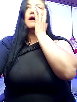 Snapshot of salomexlove_20 chatting on 19, 12, 2025 salomexlove 20 online show from 19, 12, 2025