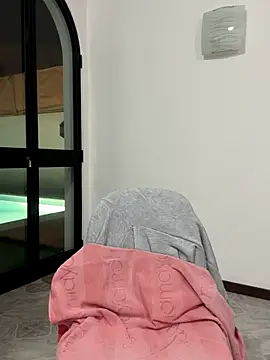 nicole 98 online show from 28, 10, 2025