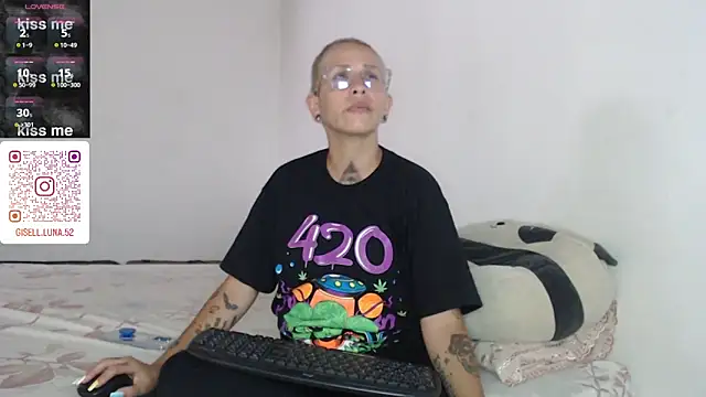 moon cat85 online show from 13, 1, 2025