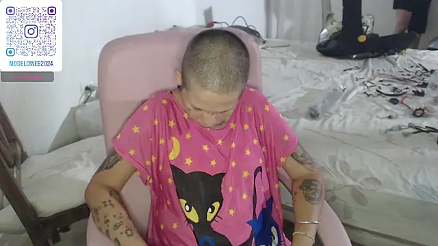 moon cat85 online show from 6, 2, 2025