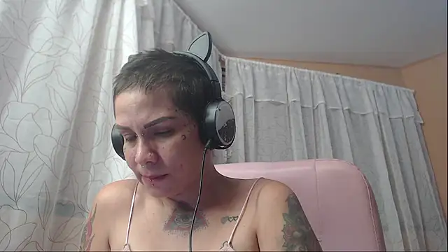 moon cat85 online show from 3, 10, 2025