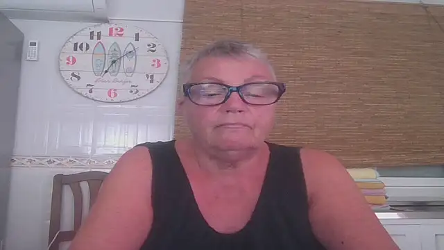 GrannyChrissy68 online show from 30, 10, 2025