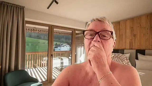 GrannyChrissy68 online show from 21, 3, 2026