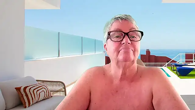 GrannyChrissy68 online show from 15, 6, 2026