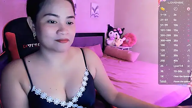 Snapshot of yenyen_ chatting on 13, 4, 2026 yenyen online show from 13, 4, 2026