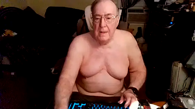 Snapshot of Toastir chatting on 2, 10, 2025 Toastir online show from 2, 10, 2025