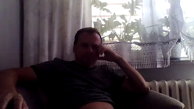 Snapshot of grzes19763 chatting on 6, 7, 2026 grzes19763 online show from 6, 7, 2026