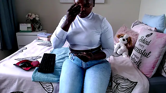 Snapshot of FitSelina66 chatting on 11, 7, 2026 FitSelina66 online show from 11, 7, 2026